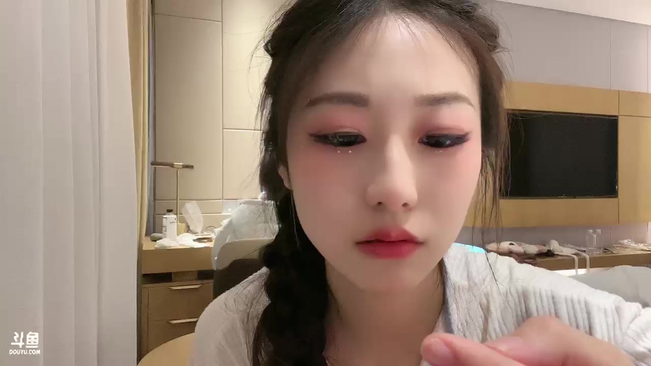 【2023-04-28 23点场】晴晴跑不动：【白银双倍】开始户外啦