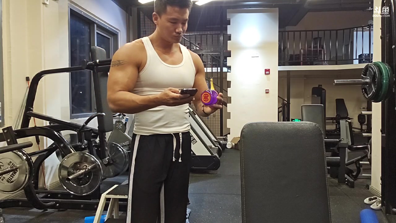 【2023-05-02 18点场】黑人毅：晚上二练了