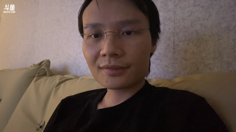 我在斗鱼看超级小桀直播主机其他游戏