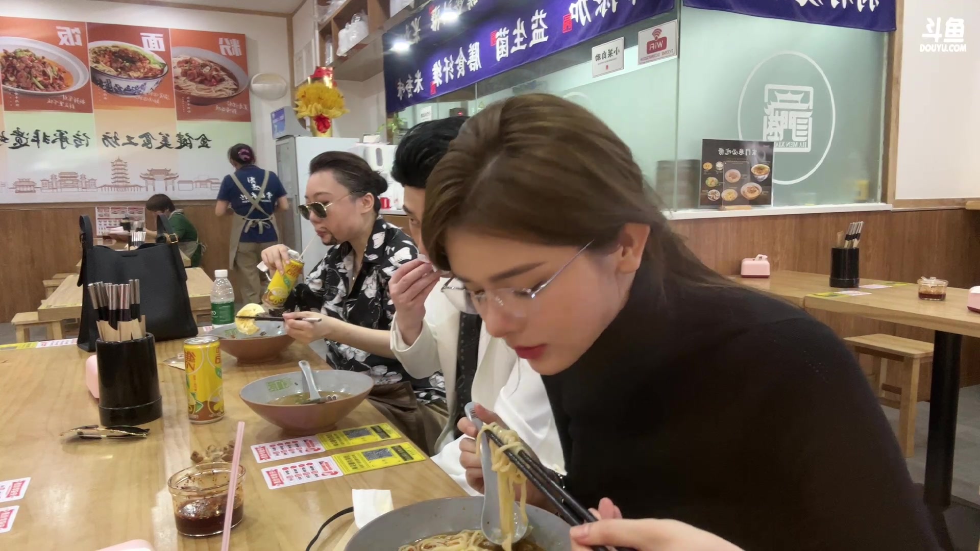 【2023-05-03 13点场】野生小师妹：1元卡粉丝牌！钻粉2.5倍亲密度