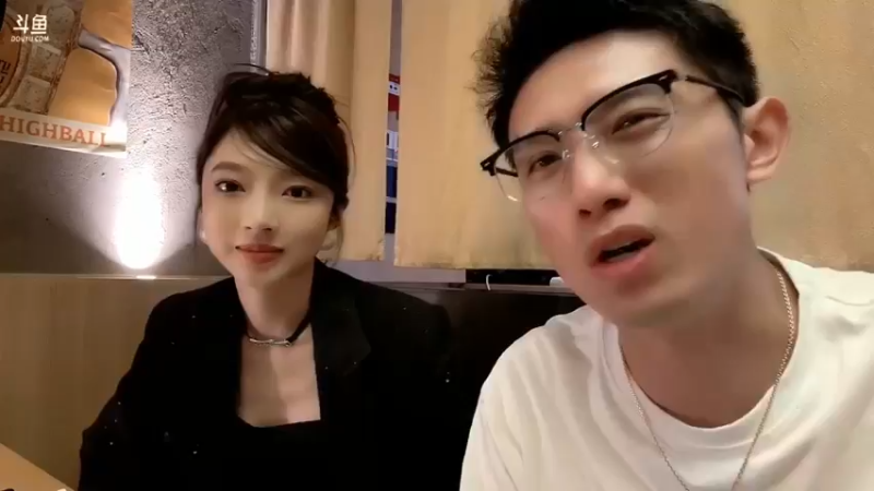 博哥和美女聊天，美女闺蜜有男朋友了