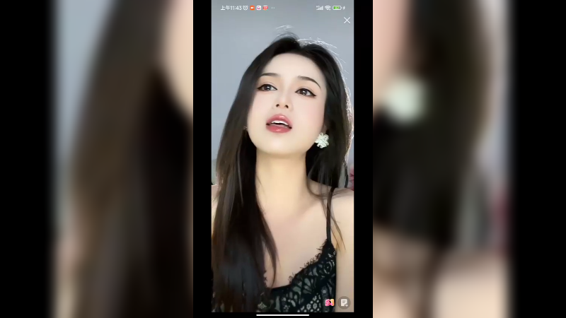 网红美女唱歌很好听，可爱啊