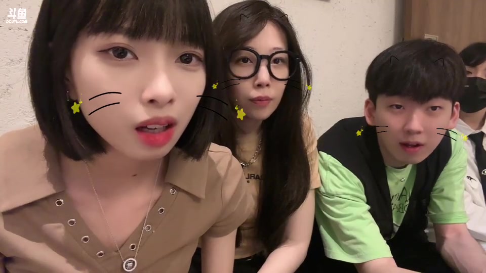 【2023-05-04 21点场】小溫dududu：【小奶团】五一还在看直播，辛苦了！
