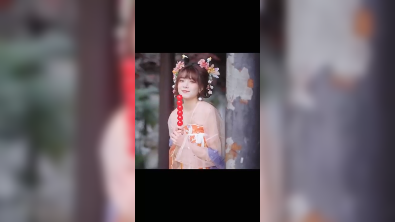 师尊，你日日喂养的小锦鲤它修炼成人了！