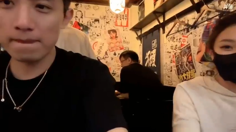 博哥打电话让小杰马上搬运行李来杭州