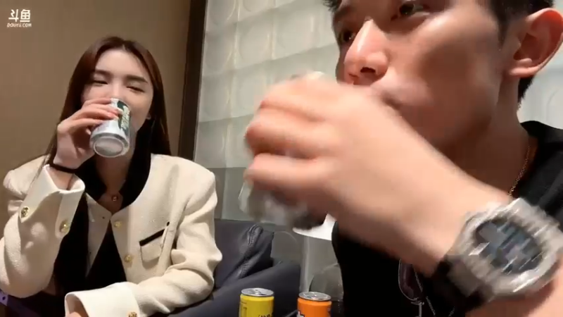 博哥和美女要坐飞机去广州了