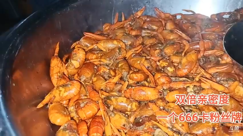 肖哥和强哥吃小龙虾都说很好吃啊