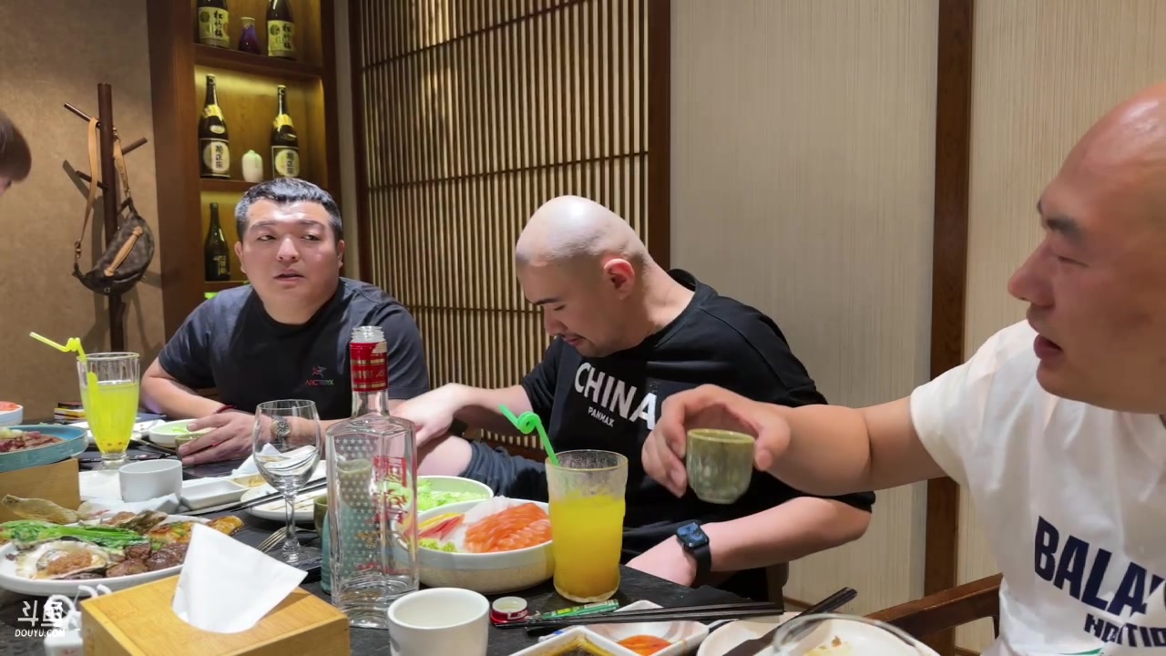 【2023-05-08 18点场】黑欢喜：白巧克力男孩。。。