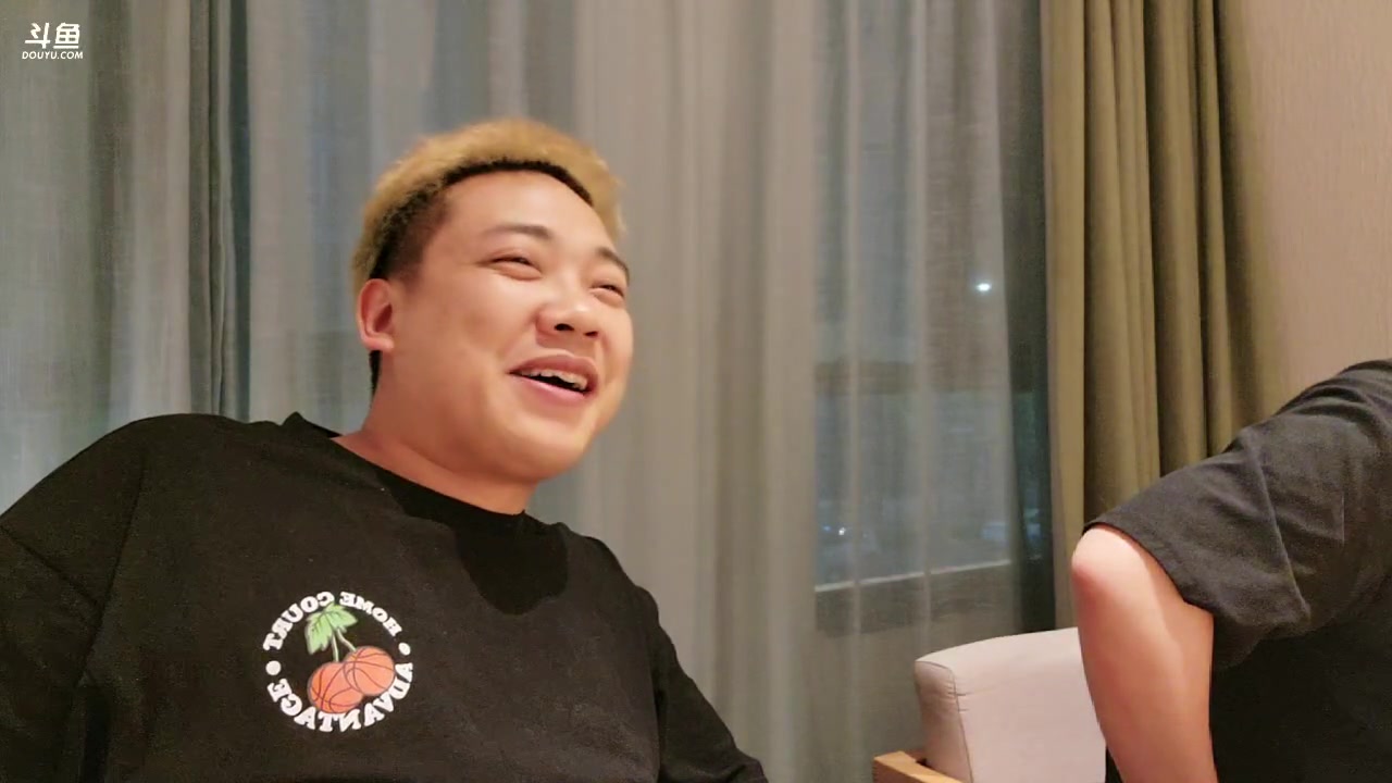 【2023-05-08 19点场】大嘴love：晚上陪大哥喝酒