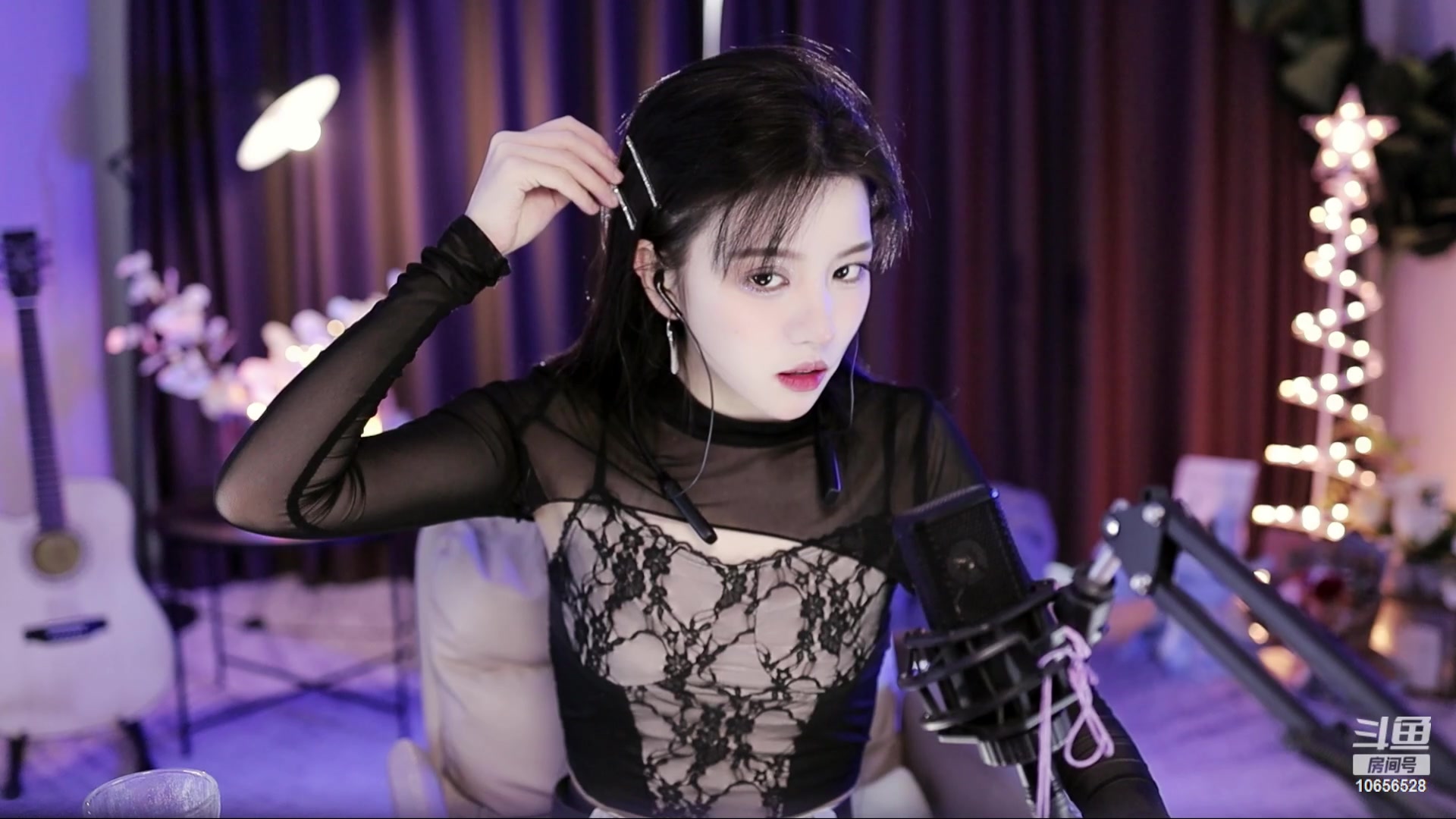 【2023-05-08 18点场】唐6儿：【小奶团】上厕所 6点半前来