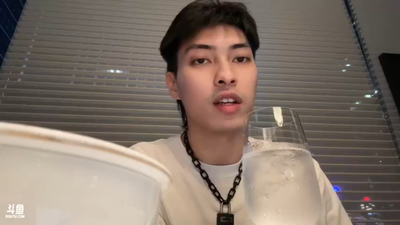 【2023-05-06 21点场】真男人俱乐部元老：我行我素的直播间