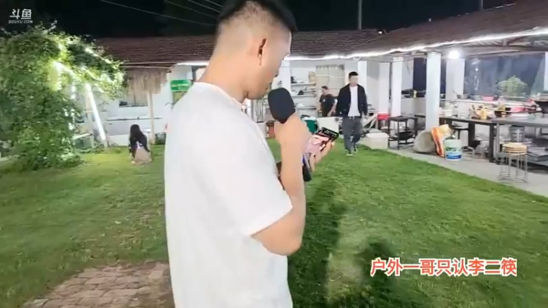 肖哥表演非常经典老歌，很有感情啊