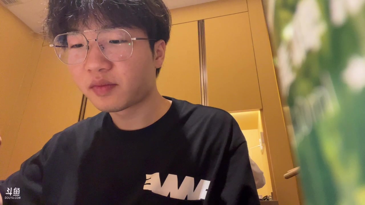 【2023-05-14 13点场】骚易丶：2100分巅峰赛 2207607