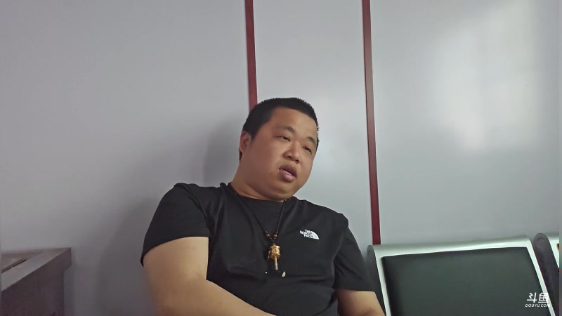 【2023-05-15 17点场】蓝战非OvO：珠穆朗玛峰日照金山！环游第62天