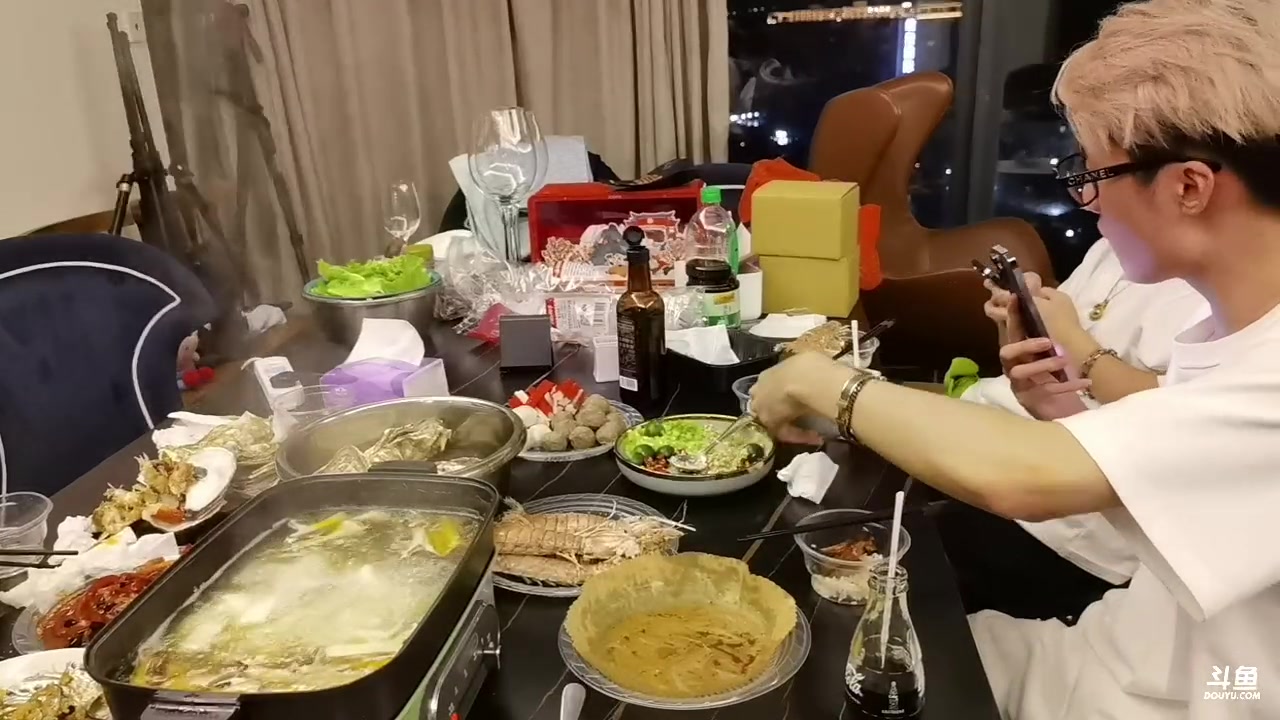 【2023-05-17 19点场】imxiaoxin：【✘-✘】黑白双煞