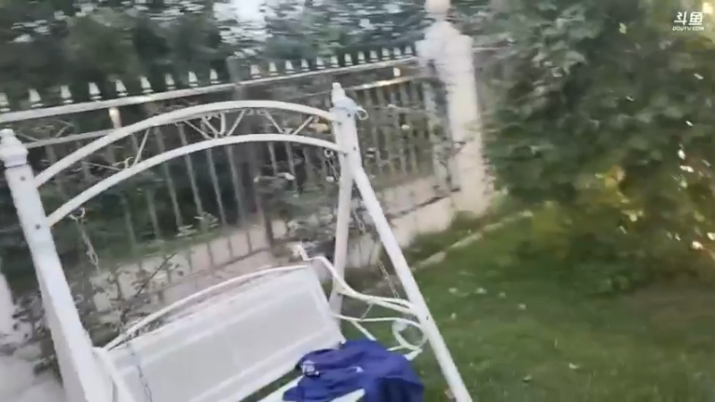 肖哥要安排女嘉宾打PK了，人很多啊