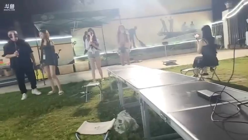 肖哥叫大龙猫别走了，别伤妹妹的心啊