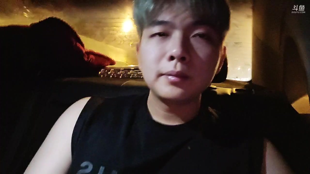 【2023-05-18 19点场】王大谋119：【小奶团】今晚晚上户外跳舞