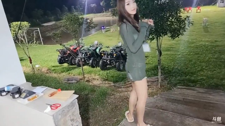 美女小宁煦真好