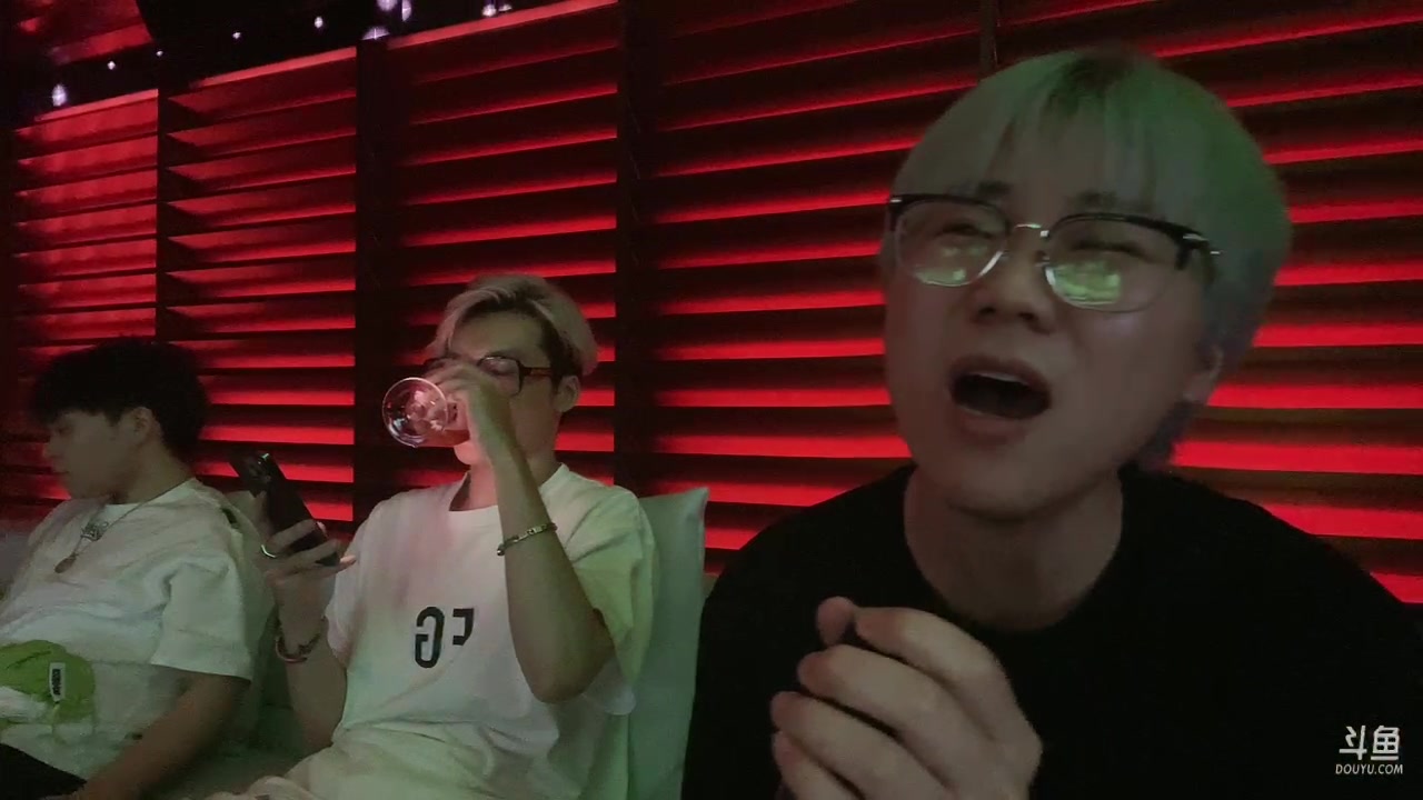 【2023-05-17 23点场】imxiaoxin：【✘-✘】黑白双煞