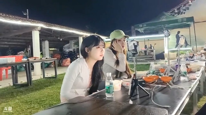 肖哥看大家都吃饱了