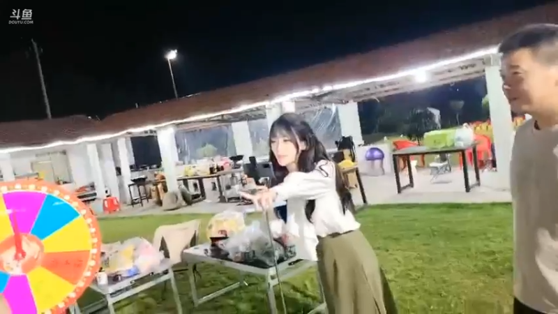 强哥等了一晚上终于来福利，抱着宁煦做深蹲