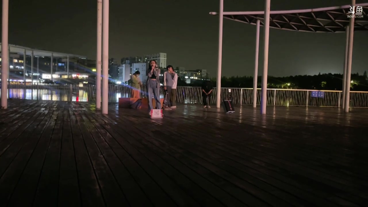 【2023-05-22 21点场】森宝sen：【双倍】七点多播户外吃火锅！