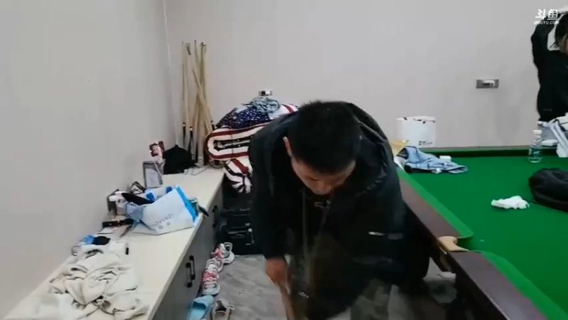 肖哥说没有大哥送礼物，这节目做不了