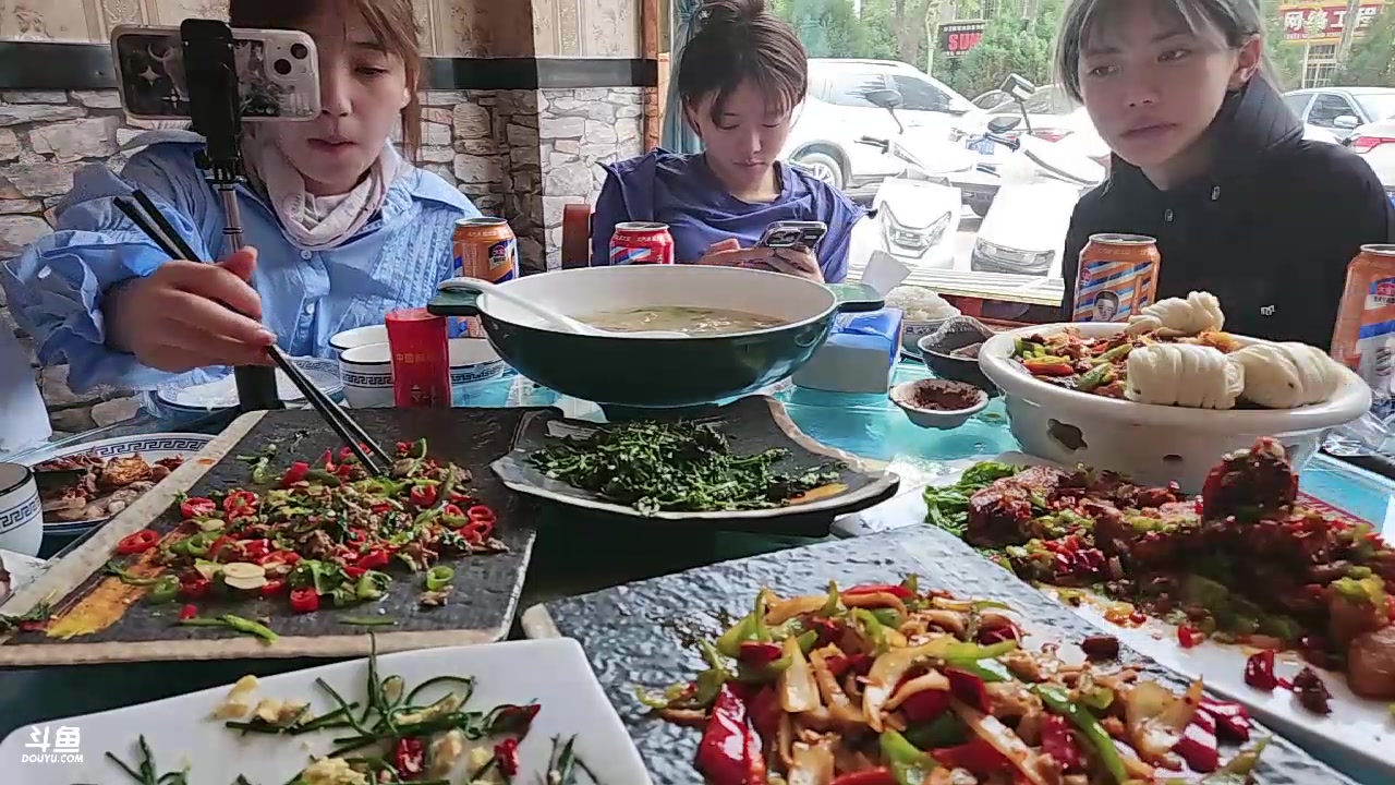 【2023-05-27 14点场】胸肌很大的良小伞：钻石双倍！中午通湖草原户外！巨龙族集合