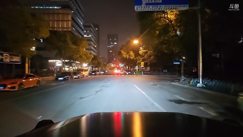 可以给刷火箭老板介绍妹子