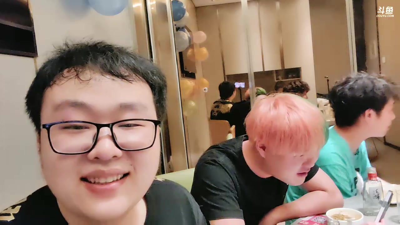 【2023-05-30 22点场】峡谷杀神酱油瓶：和梓威文祥钓鱼砍