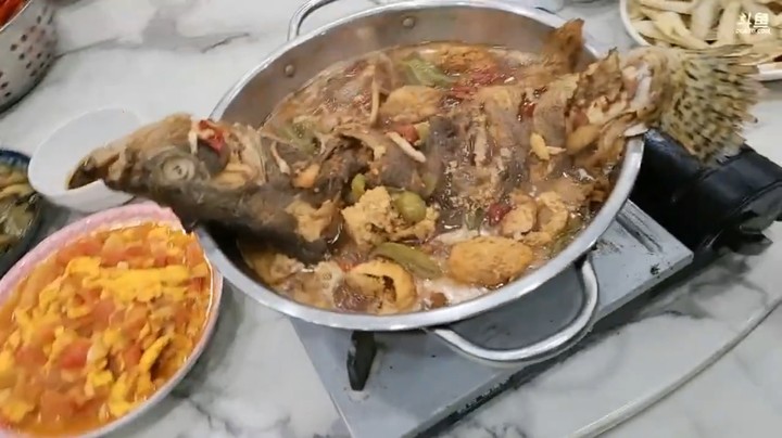 今天又是大餐，有鳜鱼小龙虾，美滋滋啊