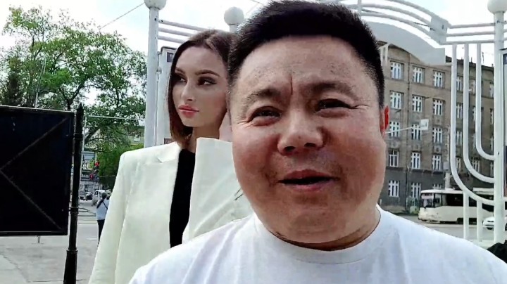 像是安排好的，从最近几天直播情况可以看出来。