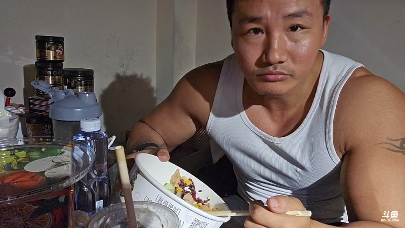 超管把我的鱼吧空间已经关了超过三天也没打开，之前都是封三天。