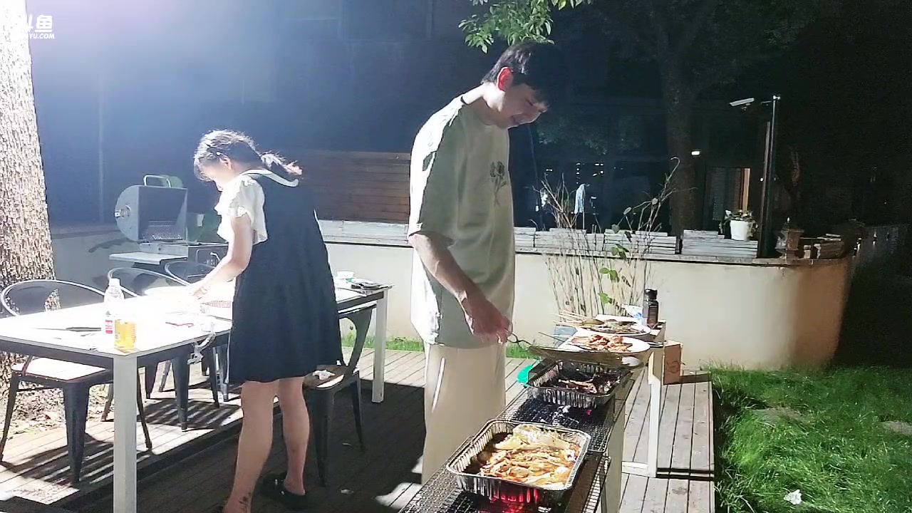 【2023-05-31 22点场】王大谋119：【小奶团】今天钻粉狂欢，醒了就播