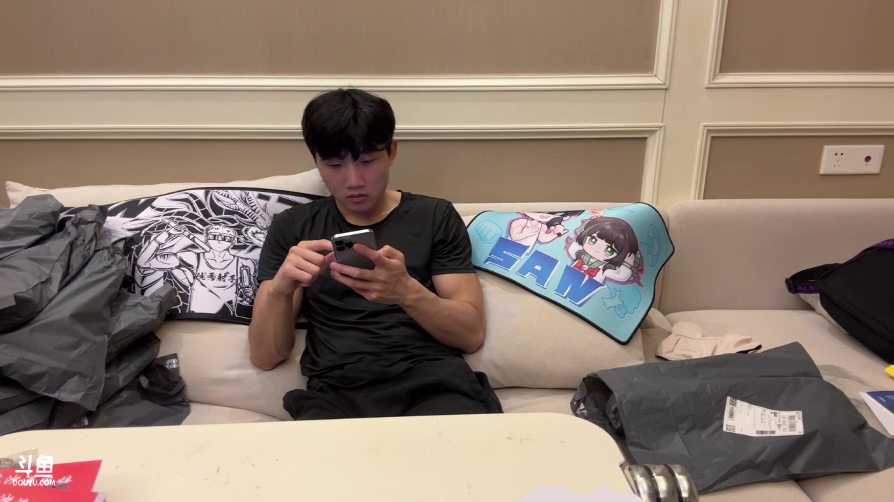 【2023-06-01 03点场】胸肌很大的良小伞：钻粉狂欢2.5倍亲密度！巨龙族集合 ！