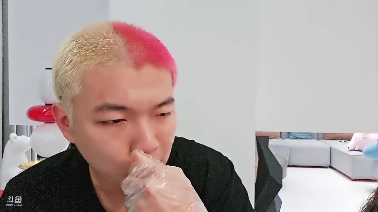 【2023-06-01 19点场】王大谋119：【小奶团】今天钻粉狂欢，醒了就播