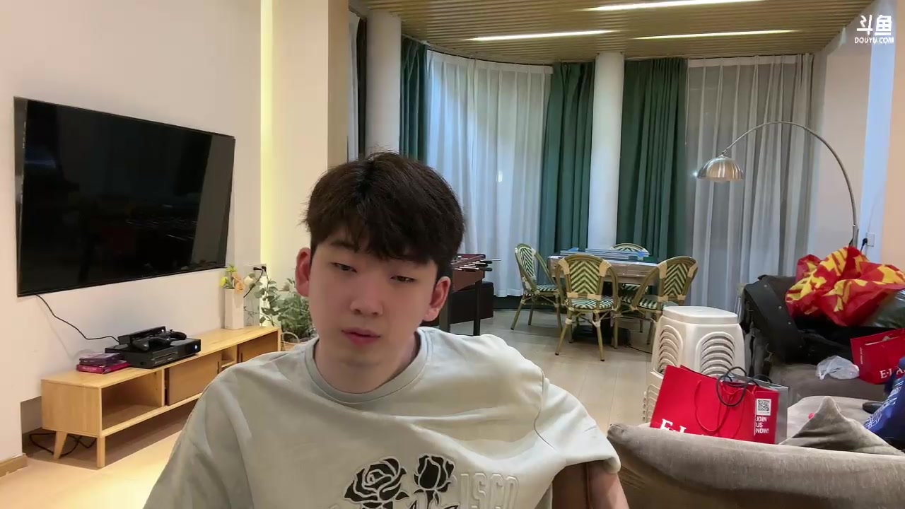 【2023-5-31 20点场】叁三QvQ:【小奶团】出发去上海啦不定时户外