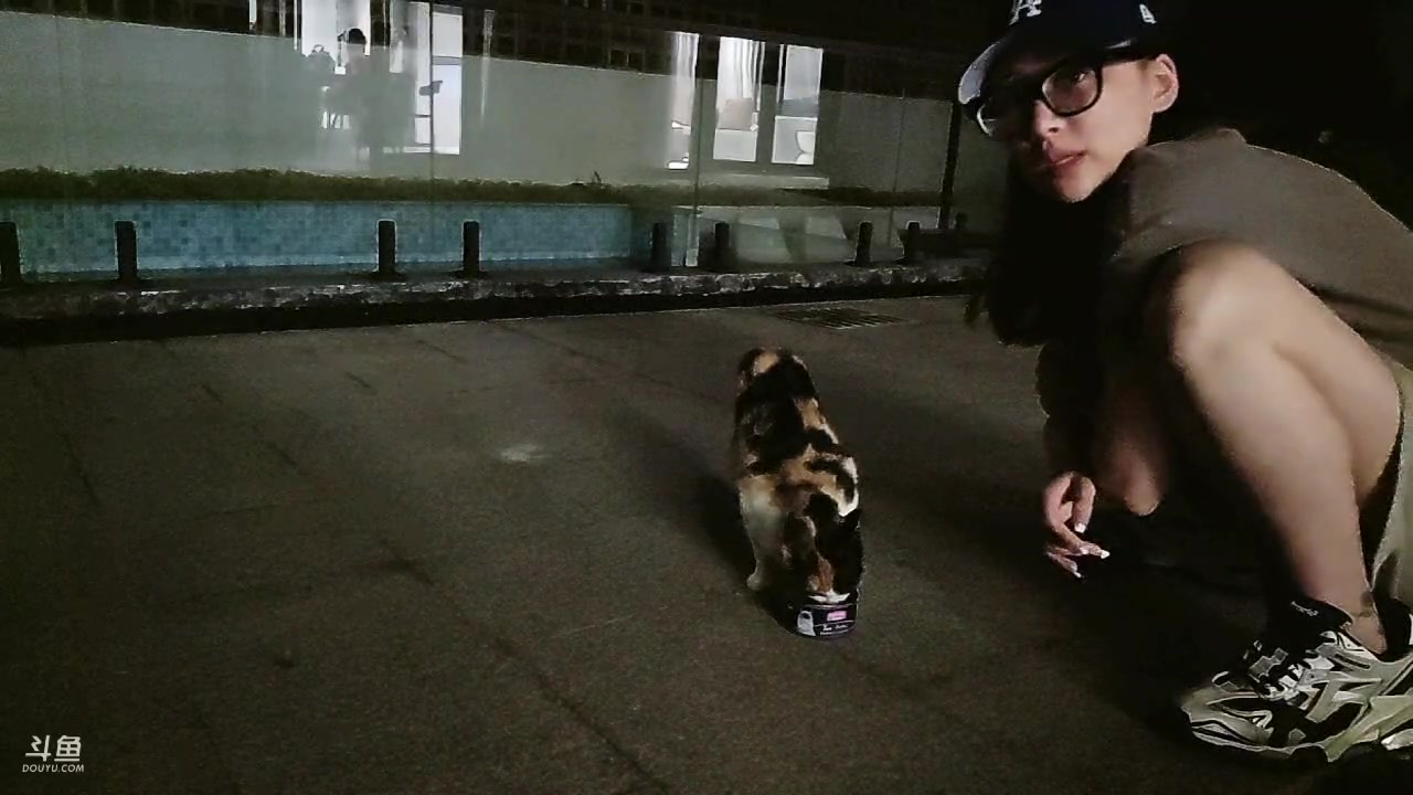 【2023-06-01 23点场】王大谋119：【小奶团】今天钻粉狂欢，醒了就播