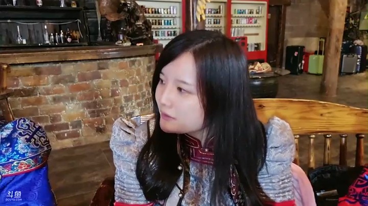 狸仔仔讲述人生重要转折点，坚持直播不放弃