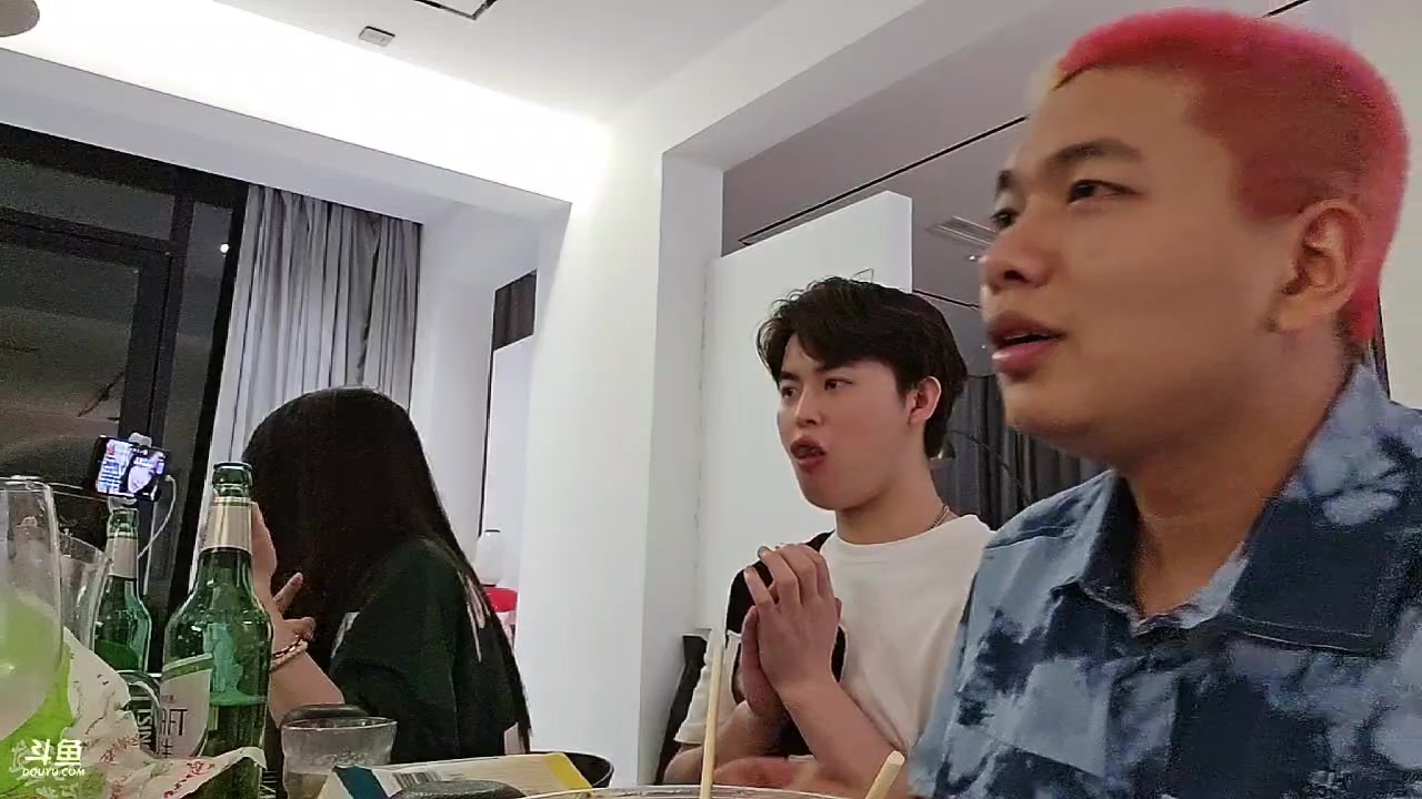 【2023-06-03 03点场】王大谋119：【小奶团】今天钻粉狂欢，醒了就播