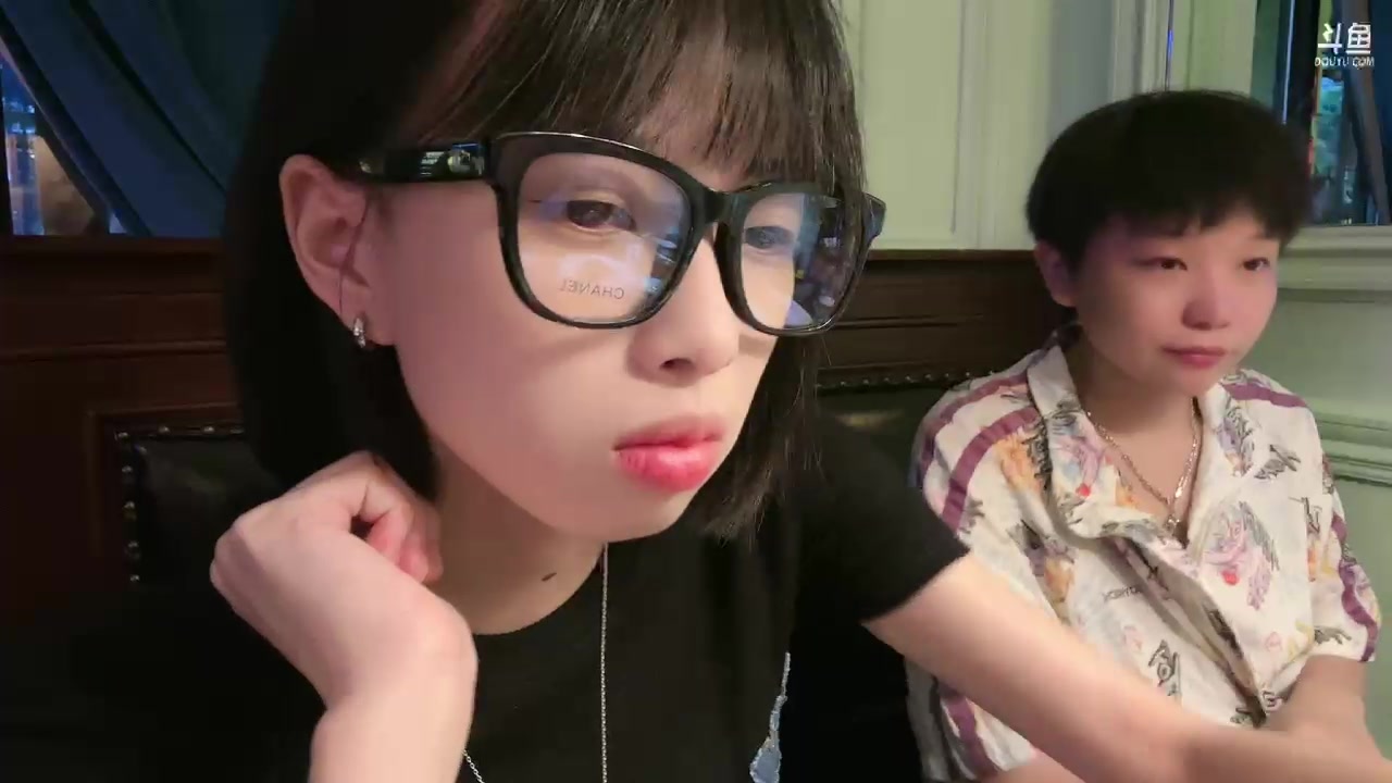 【2023-06-03 18点场】小溫dududu：出门在外，不定期直播。