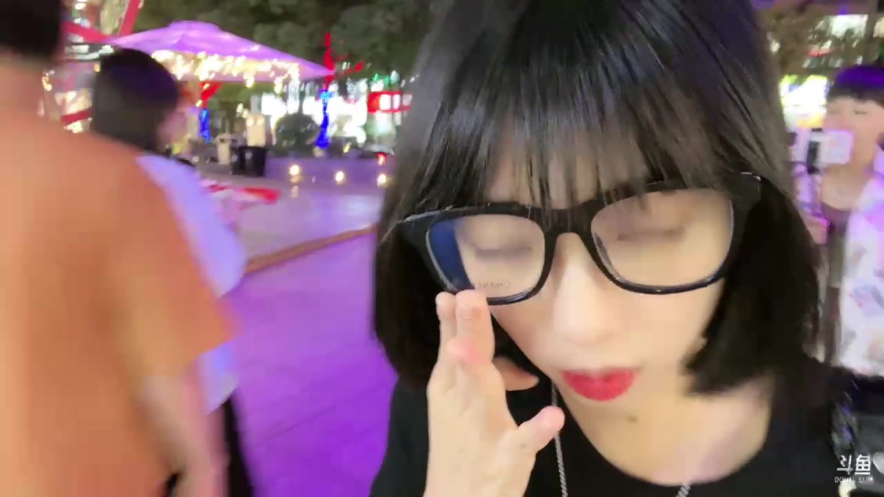 【2023-06-03 20点场】小溫dududu：出门在外，不定期直播。