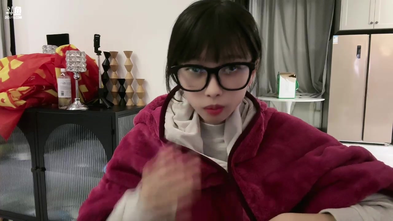 【2023-06-03 01点场】小溫dududu：出门在外，不定期直播。
