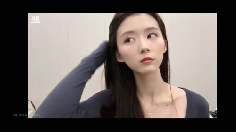 美女素素真可爱啊