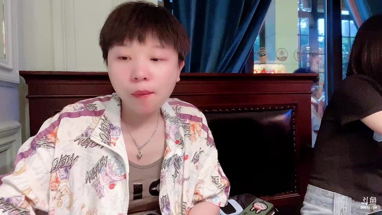【2023-6-3 18点场】包包QuQ:【小奶团】上海户外～不定时直播