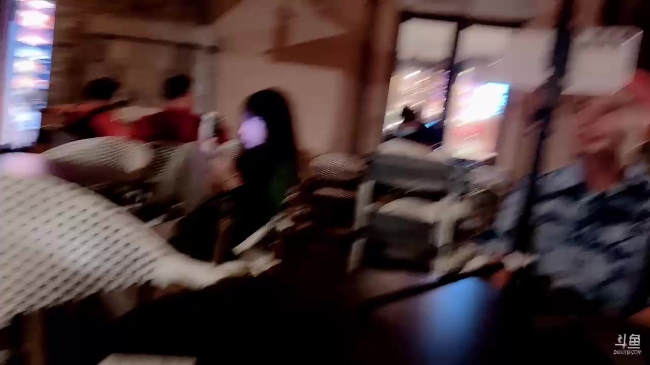 【2023-6-2 19点场】包包QuQ:【小奶团】上海户外～不定时直播