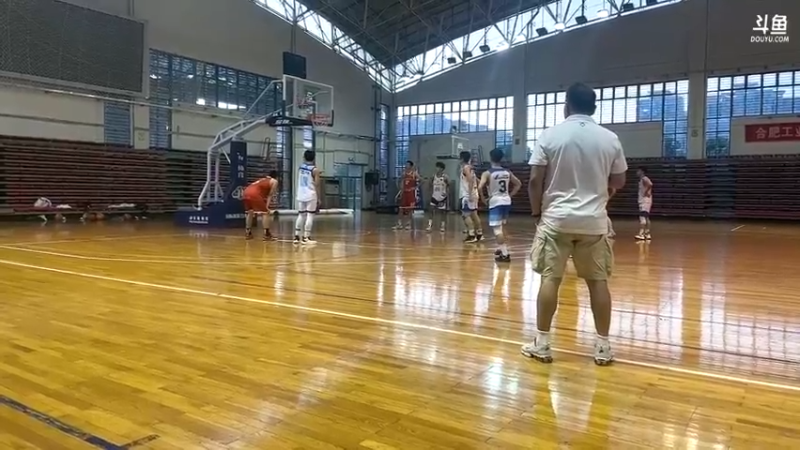 【2023-6-6 19点场】小曾要练左手:合工大2021篮球决赛现场（3场）