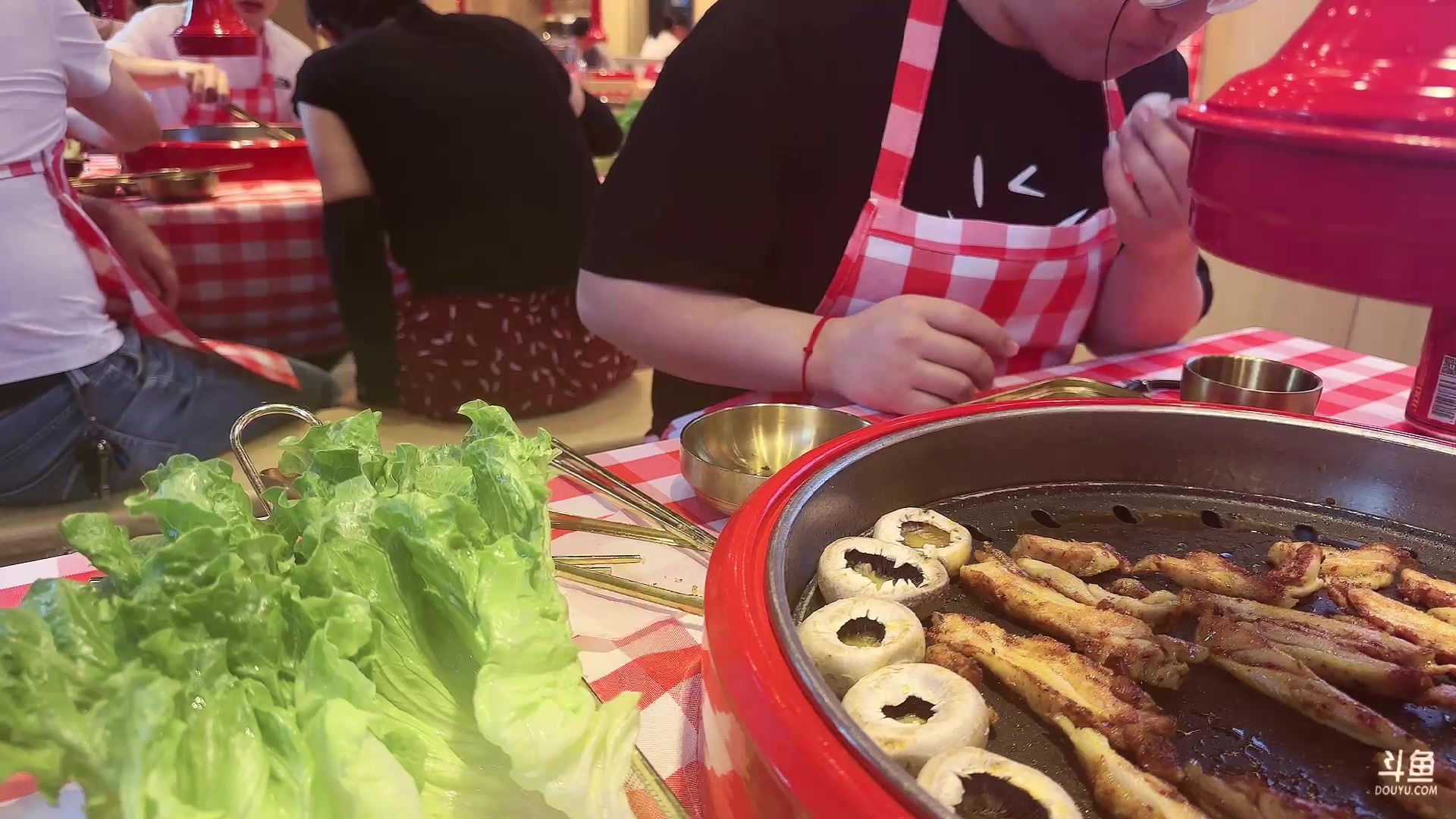 【2023-06-05 18点场】昔恩小姐姐：【小奶团】今天钻粉四倍亲密度哟~