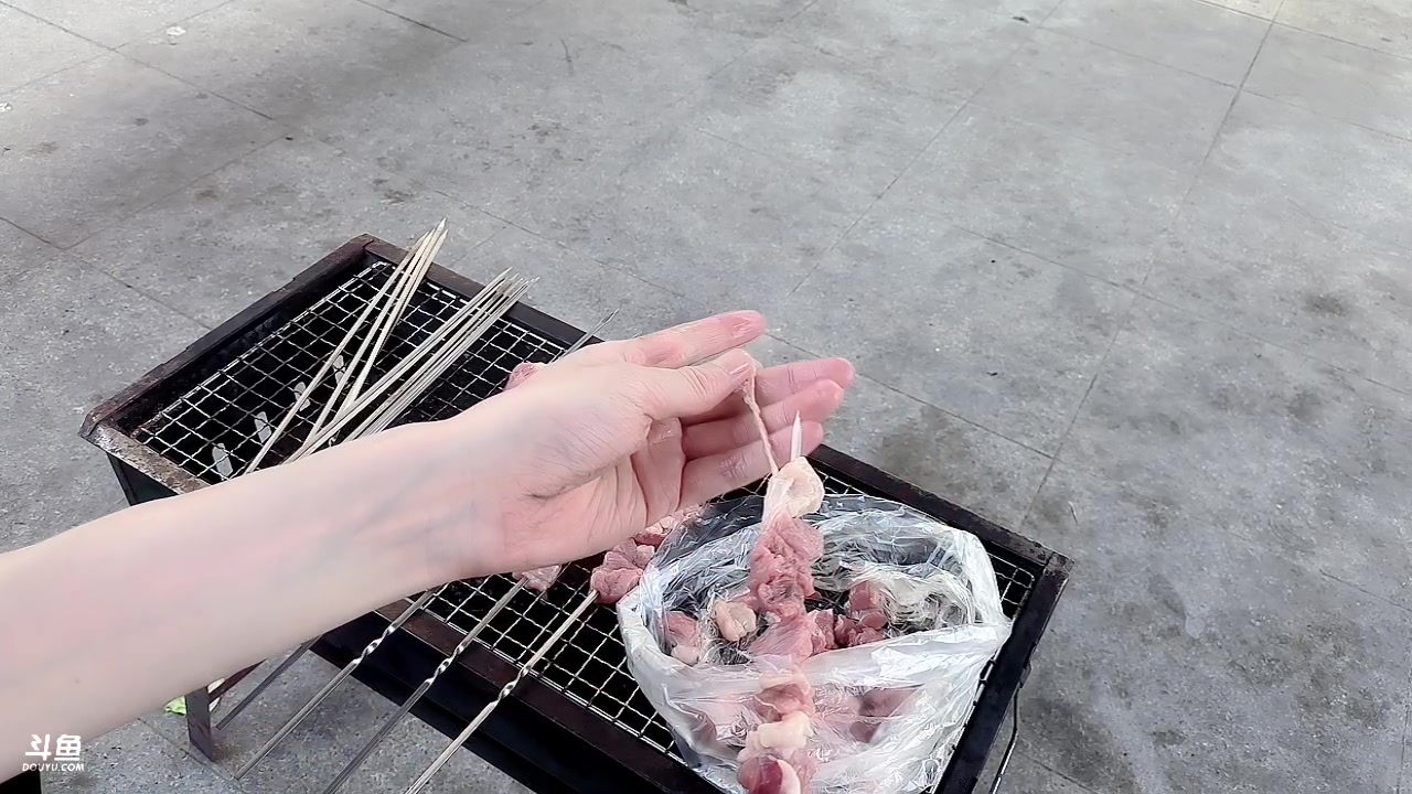 【2023-06-03 12点场】主播索老师：内向 ~不敢要礼物